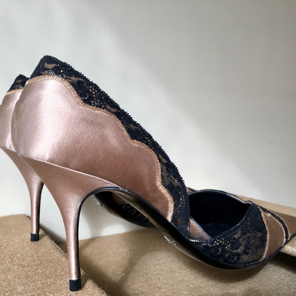 NIB Alexandra Neel Beige Satin & Black Lace Pumps 4" Heel Pointed Toe EU 38.5